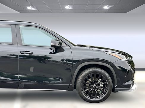 Used 2023 Toyota Highlander XSE AWD/4WD image 35