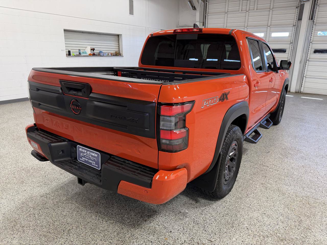 Used 2025 Nissan Frontier PRO-4X w/ Pro Convenience Package AWD/4WD image 5