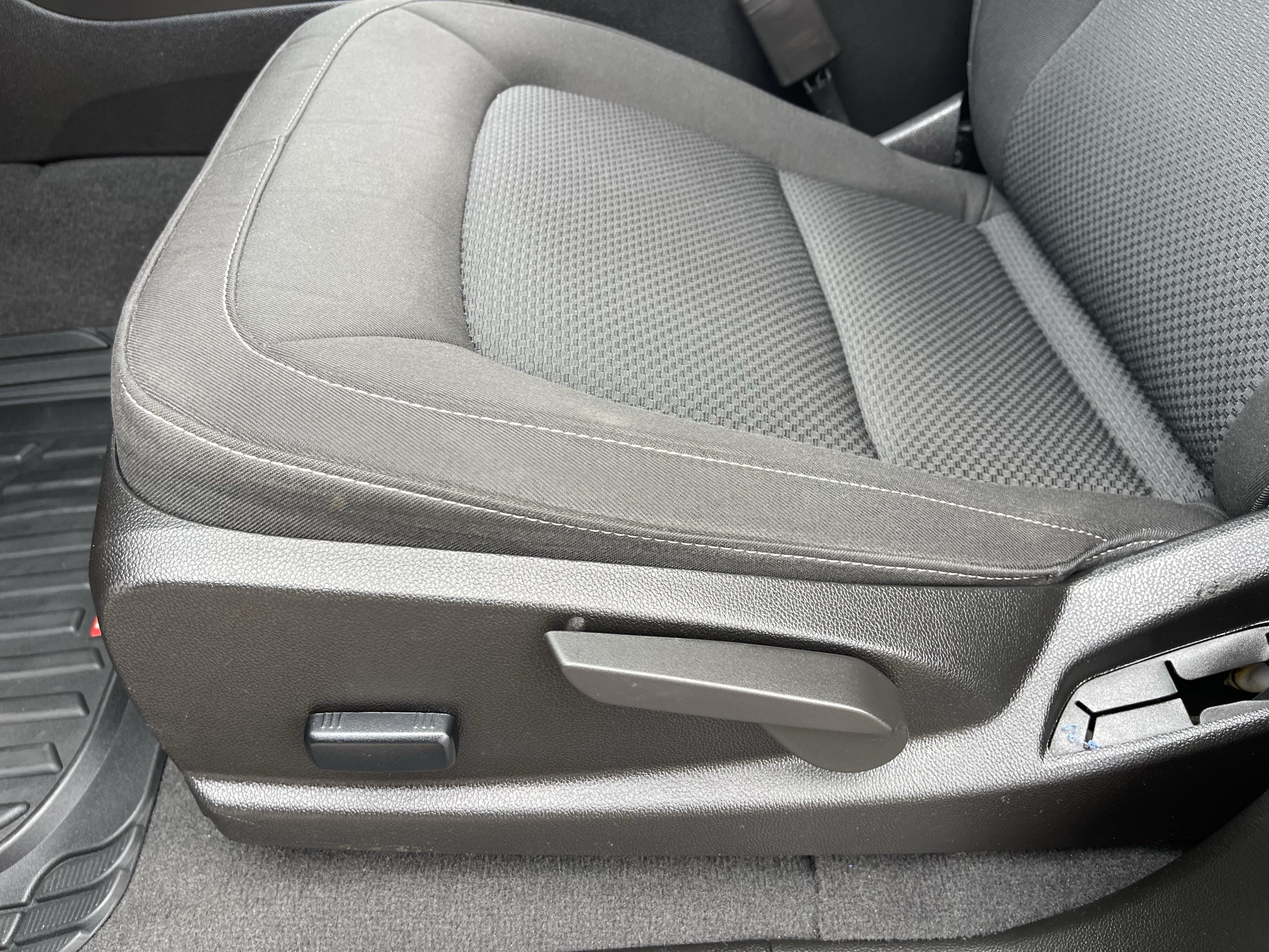 Used 2022 Chevrolet Colorado LT w/ LT Convenience Package RWD image 19