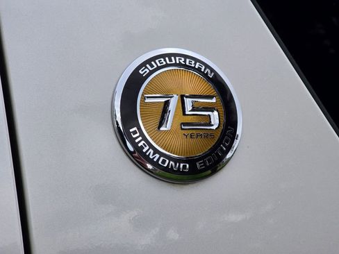 Used 2010 Chevrolet Suburban LTZ image 13