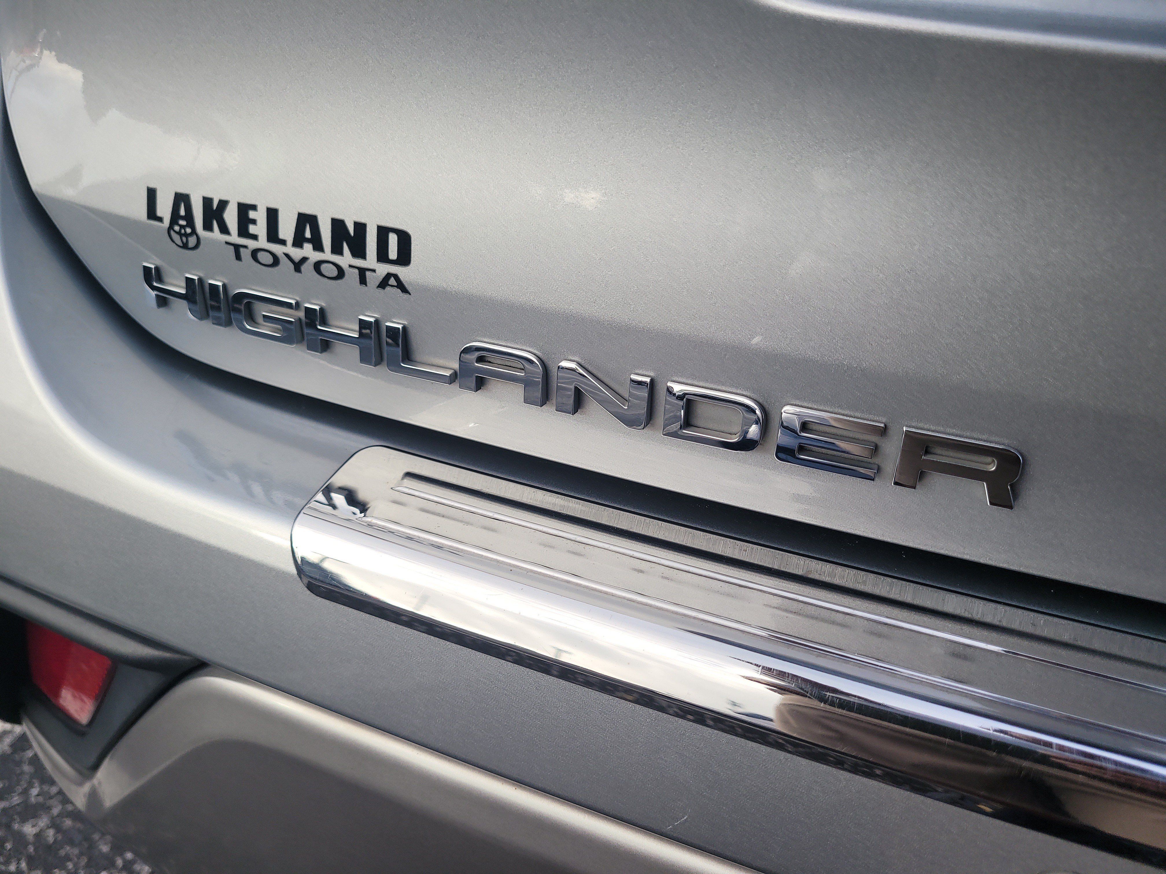 Used 2021 Toyota Highlander Platinum FWD image 11