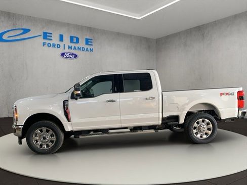 New 2026 Ford F250 Lariat w/ Chrome Package image 4
