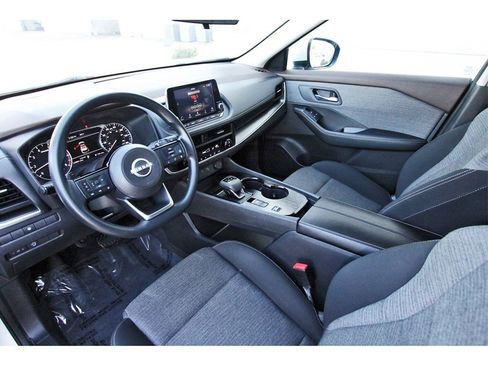 Used 2023 Nissan Rogue SV image 12