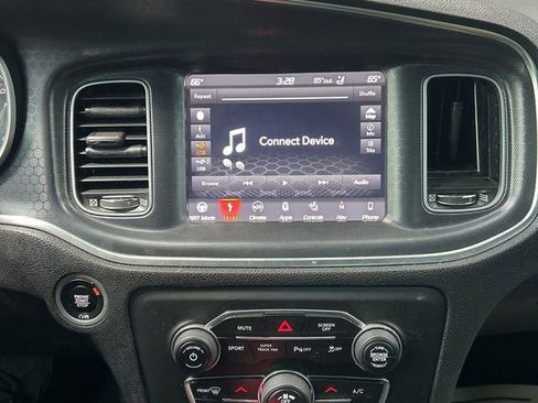 Used 2018 Dodge Charger R/T Scat Pack w/ Dynamics Package RWD image 18