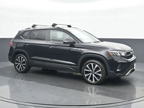 Used 2022 Volkswagen Taos SE image 8