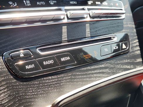 Used 2019 Mercedes-Benz GLC 300 4MATIC Coupe image 24