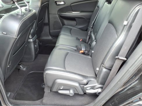 Used 2020 Dodge Journey Crossroad FWD image 16