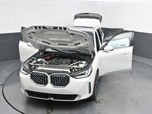 Used 2025 BMW X3 xDrive30i w/ Premium Package image 52