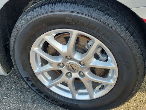 Certified 2023 Chrysler Pacifica Touring-L FWD image 3