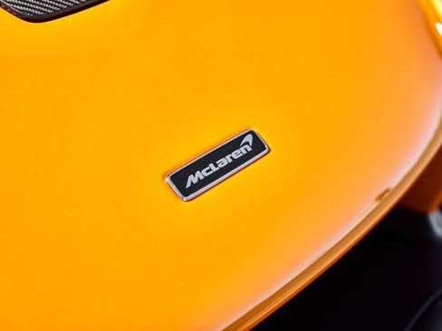Used 2019 McLaren Senna RWD image 9