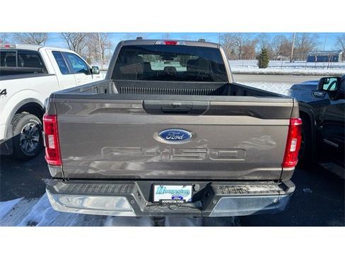 Used 2023 Ford F150 XLT image 3