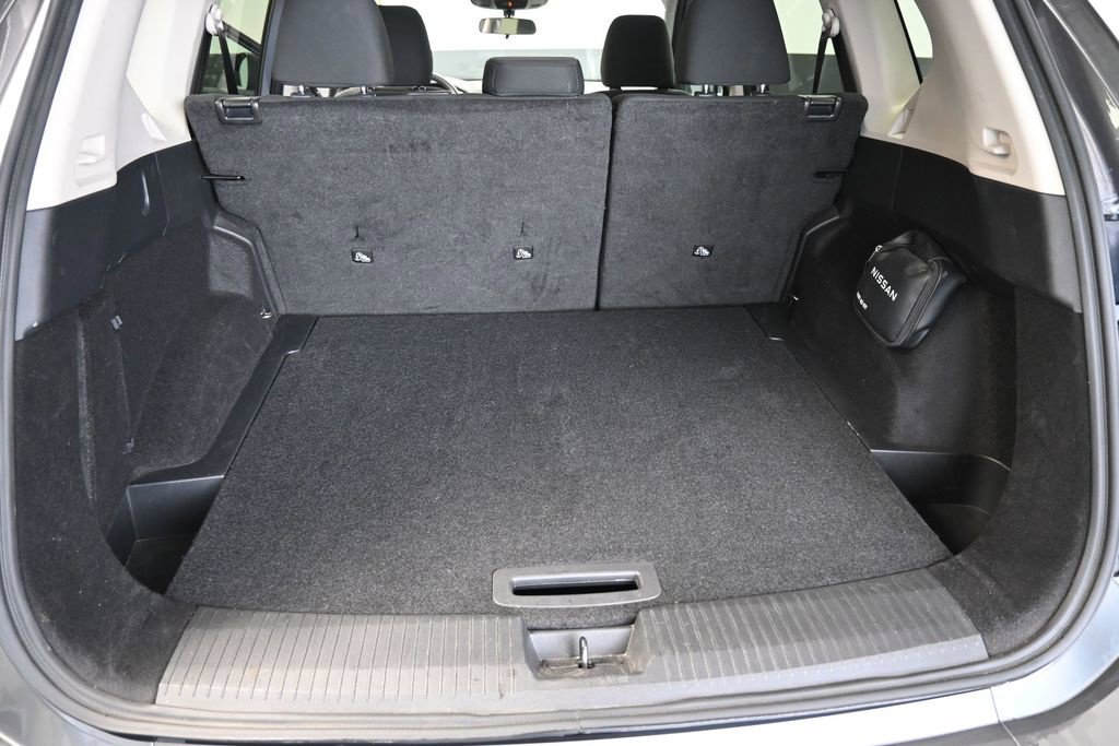 Used 2024 Nissan Rogue S AWD/4WD image 18