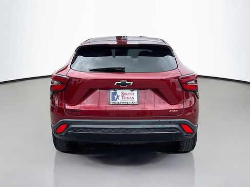 Used 2024 Chevrolet Trax RS w/ Driver Confidence Package FWD image 6