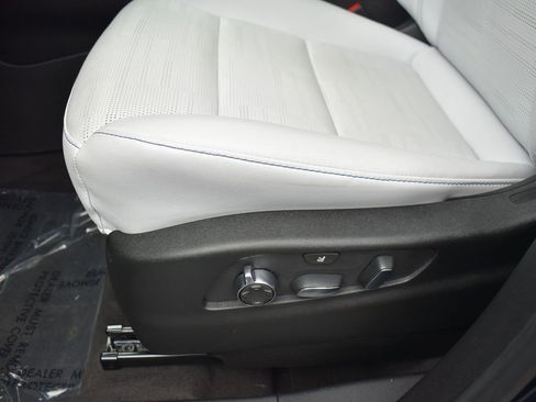 Certified 2025 Cadillac XT4 Sport image 11