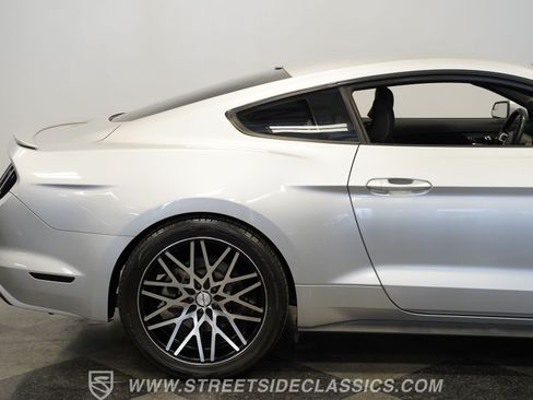 Used 2015 Ford Mustang GT RWD image 29