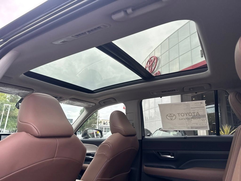 New 2026 Toyota Grand Highlander AWD image 15