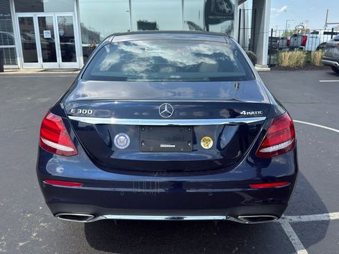 Used 2017 Mercedes-Benz E 300 4MATIC image 3