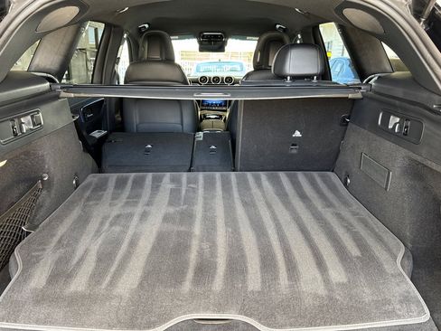 Used 2025 Mercedes-Benz GLC 350e 4MATIC image 15
