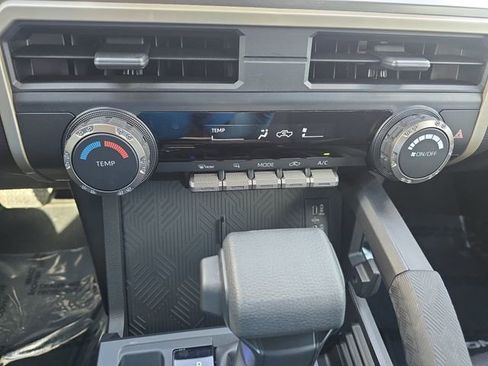 Used 2025 Toyota Tacoma SR5 AWD/4WD image 24
