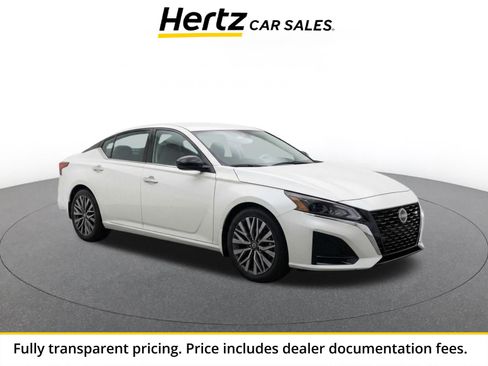 Used 2025 Nissan Altima 2.5 SV FWD image 1