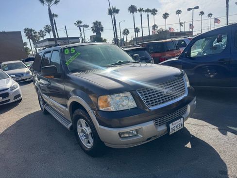 Used 2005 Ford Expedition Eddie Bauer RWD image 1