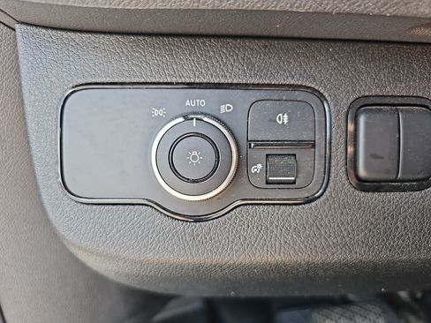 Used 2023 Mercedes-Benz Sprinter 2500 image 25
