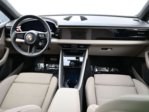 Certified 2025 Porsche Macan 4 Electric image 6