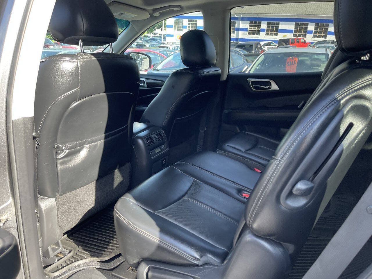 Used 2015 Nissan Pathfinder 4WD image 16