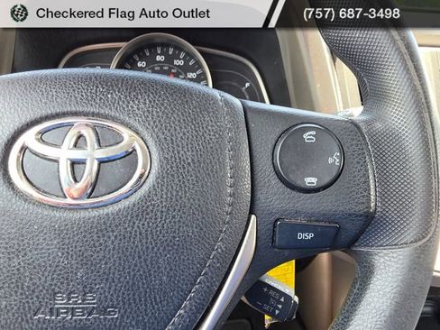 Used 2015 Toyota RAV4 LE FWD image 14