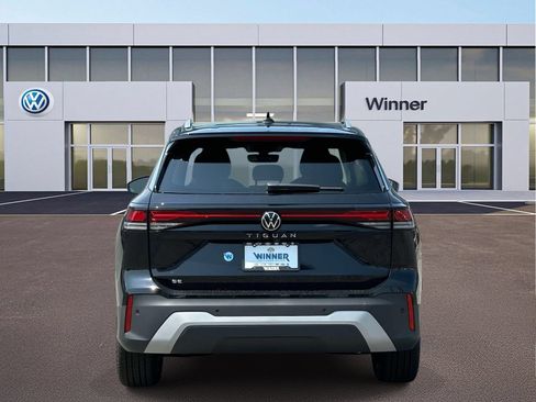 New 2026 Volkswagen Tiguan SE FWD image 4