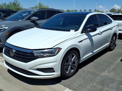 Used 2020 Volkswagen Jetta R-Line w/ R-Line Cold Weather Package FWD image 1