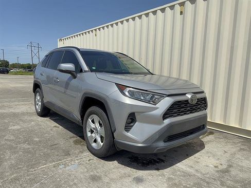 Used 2020 Toyota RAV4 XLE w/ Carpet Mat Package FWD image 1