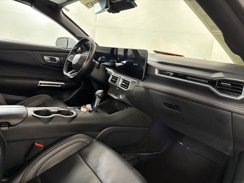 Used 2025 Ford Mustang Premium RWD image 25