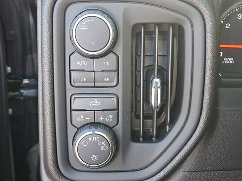 Used 2021 Chevrolet Silverado 1500 Custom Trail Boss image 25