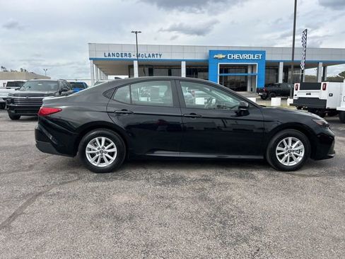 Used 2026 Toyota Camry LE image 2