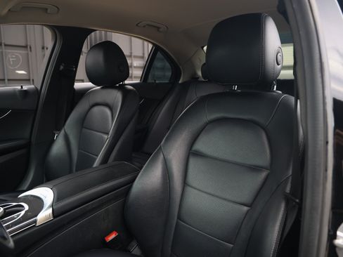 Used 2017 Mercedes-Benz C 300 Sedan w/ Premium 1 Package image 10