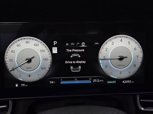 Used 2024 Hyundai Elantra SEL FWD image 21