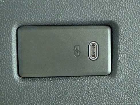 Used 2025 Chevrolet Tahoe High Country RWD image 19