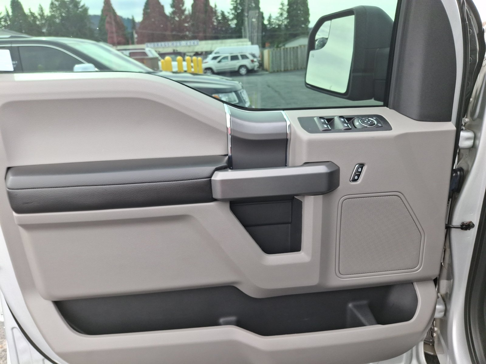 Used 2018 Ford F150 XLT w/ Equipment Group 302A Luxury AWD/4WD image 16