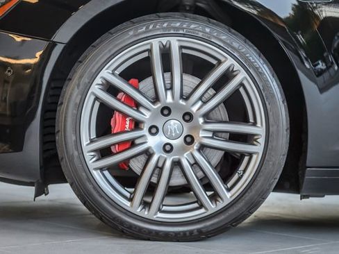 Used 2018 Maserati Ghibli GranSport image 12