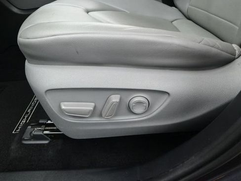 Used 2021 Toyota Highlander XLE FWD image 10