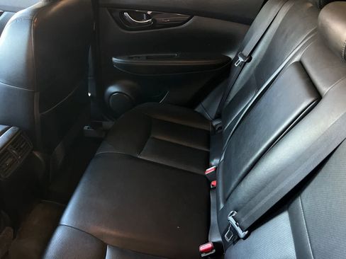 Used 2017 Nissan Rogue Sport SL FWD image 5