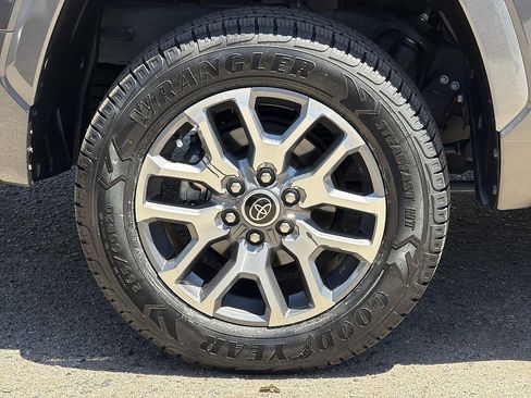 Used 2024 Toyota Tundra 1794 Edition AWD/4WD image 33