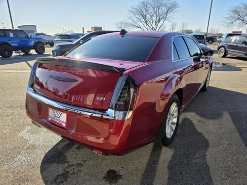 Used 2014 Chrysler 300 RWD w/ Driver Convenience Group image 11