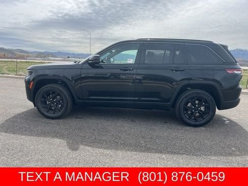 New 2026 Jeep Grand Cherokee Altitude AWD/4WD image 7