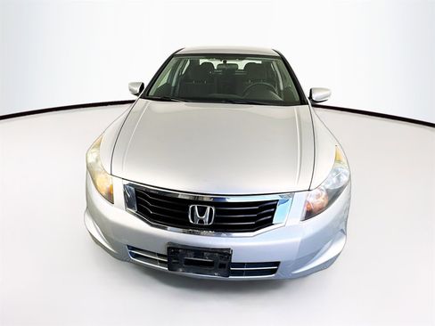 Used 2010 Honda Accord LX-P image 2