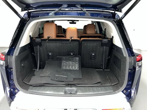 Used 2023 Nissan Pathfinder Platinum image 62