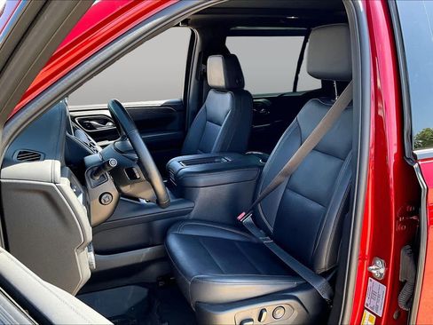 Used 2024 Chevrolet Tahoe Z71 w/ Luxury Package AWD/4WD image 7