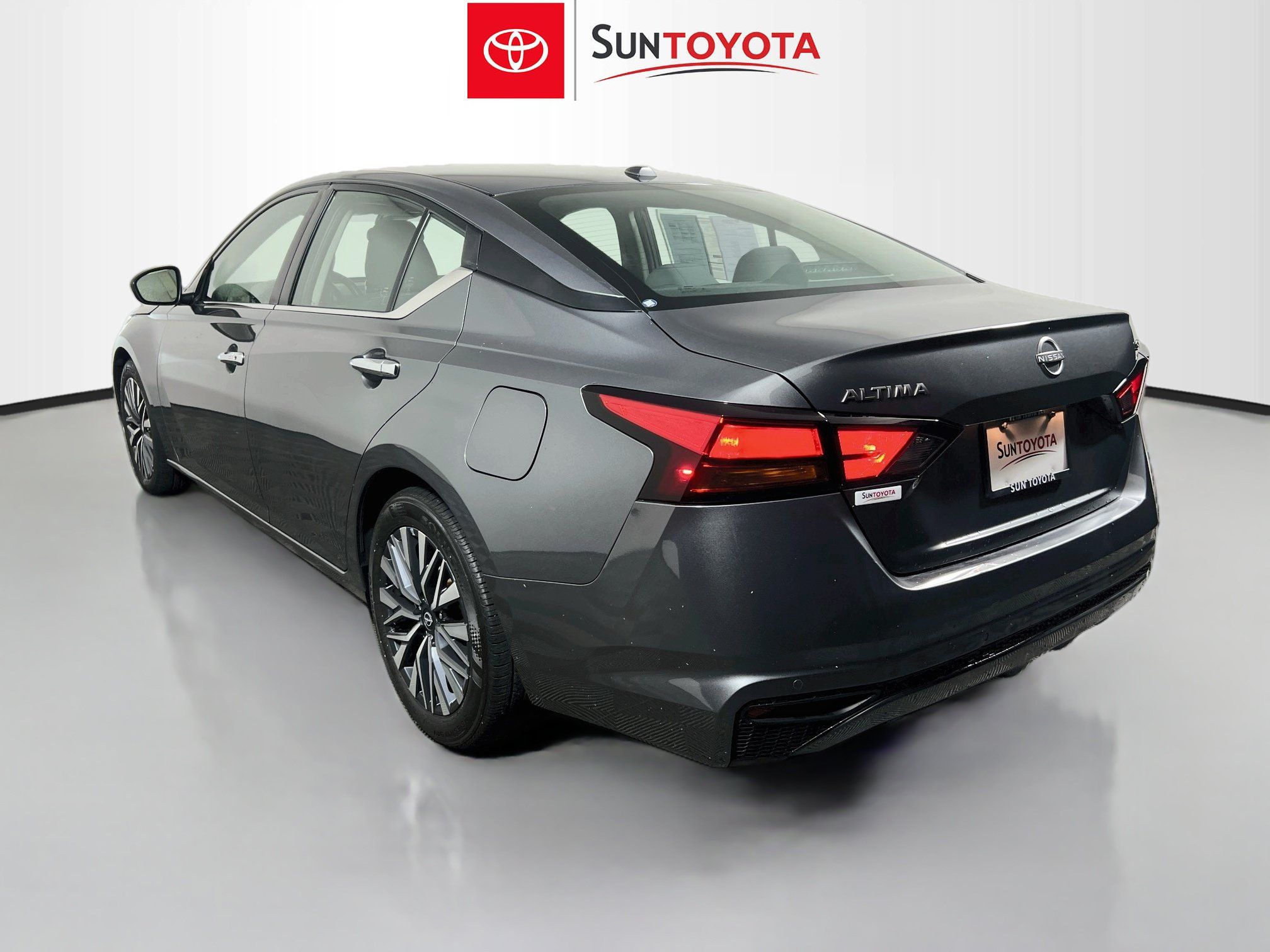 Used 2024 Nissan Altima 2.5 SV FWD image 6