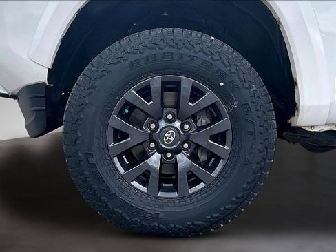 Used 2021 Toyota Tacoma SR5 image 32